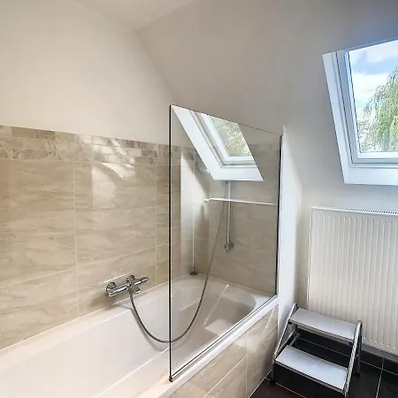 Au Calme - Duplex 3 Ch - 5 Pers Avec Piscine Intérieure 32c Namur - 5 Min E42 Sortie 12 Namur Ouest Appartement