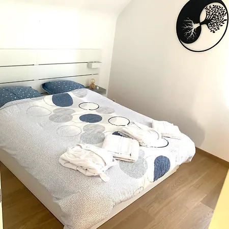 Appartement Au Calme - Duplex 3 Ch - 5 Pers Avec Piscine Intérieure 32c Namur - 5 Min E42 Sortie 12 Namur Ouest Floreffe